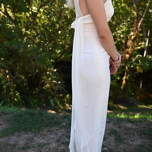 Ethereal Vintage Sweet Heart Neckline Wedding Dress with Train - Size Small - Picture 5 of 8